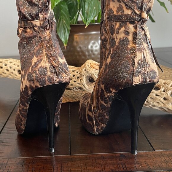 Uptown Metro Uber Sexy diba Wiz Ard Cheetah Animal Print Stiletto Heels Booties - Picture 4 of 13